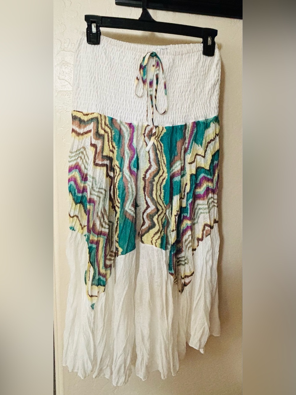 Women’s White Crinkle Maxi Skirt with Multicolor Chevron Print